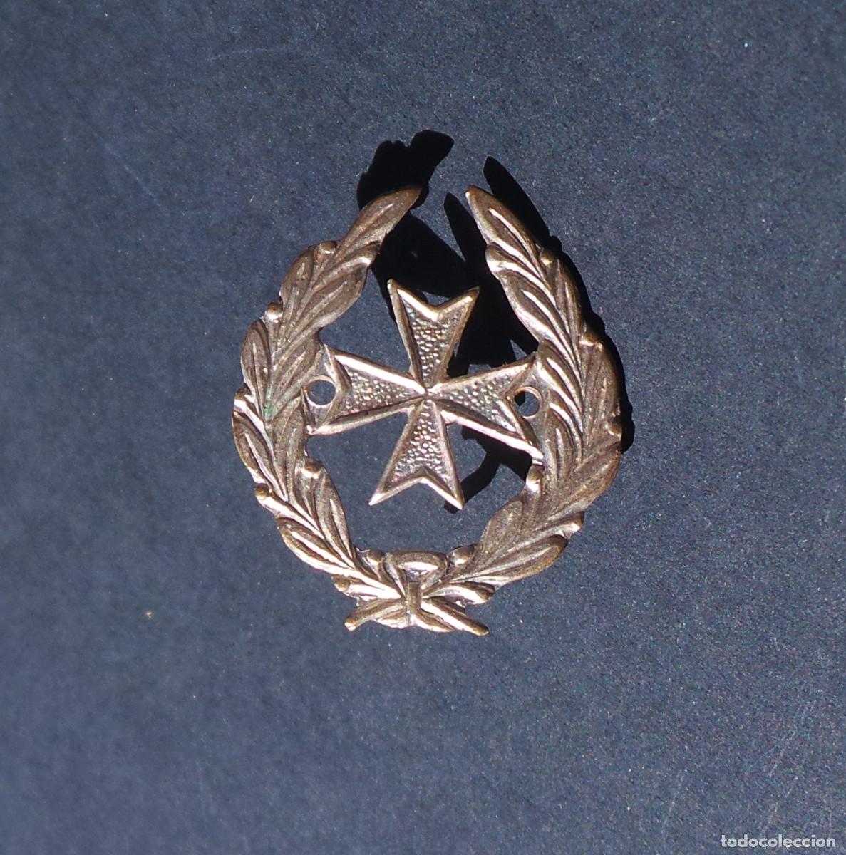 Militaria: INSIGNIA MET&Aacute;LICA CUERPO DE SANIDAD MILITAR DEL EJ&Eacute;RCITO ESPA&Ntilde;OL.
