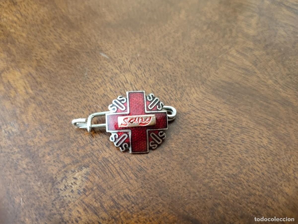 Militaria: Francia. Broche Cruz Roja. Original.