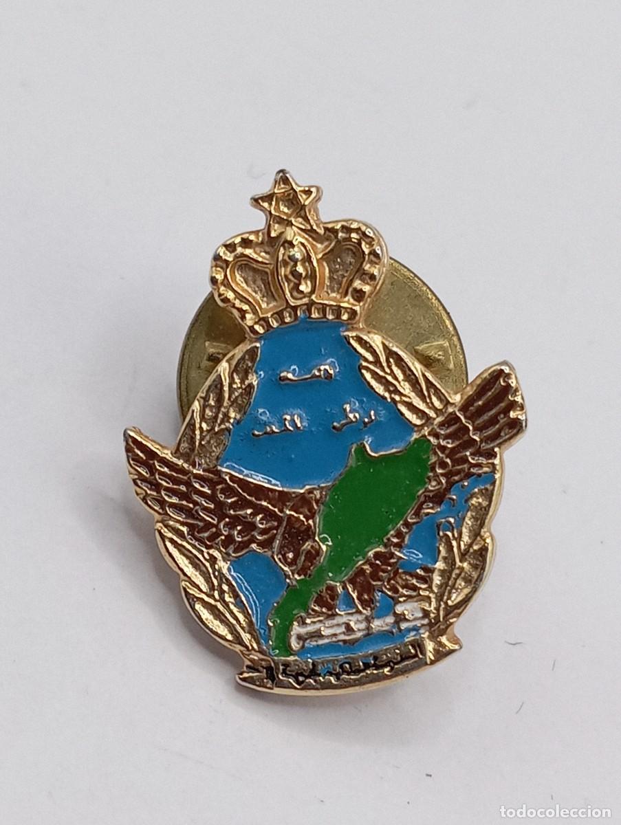 Militaria: Pin fuerza a&eacute;rea por identificar.