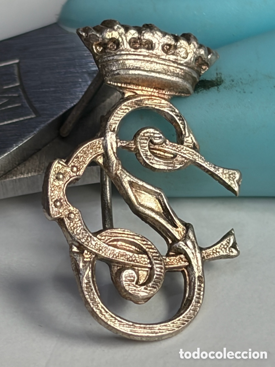 Militaria: Emblema de cuello del Cuerpo de Seguridad &Eacute;poca de Franco Mide 2,5 x 1,5 cm