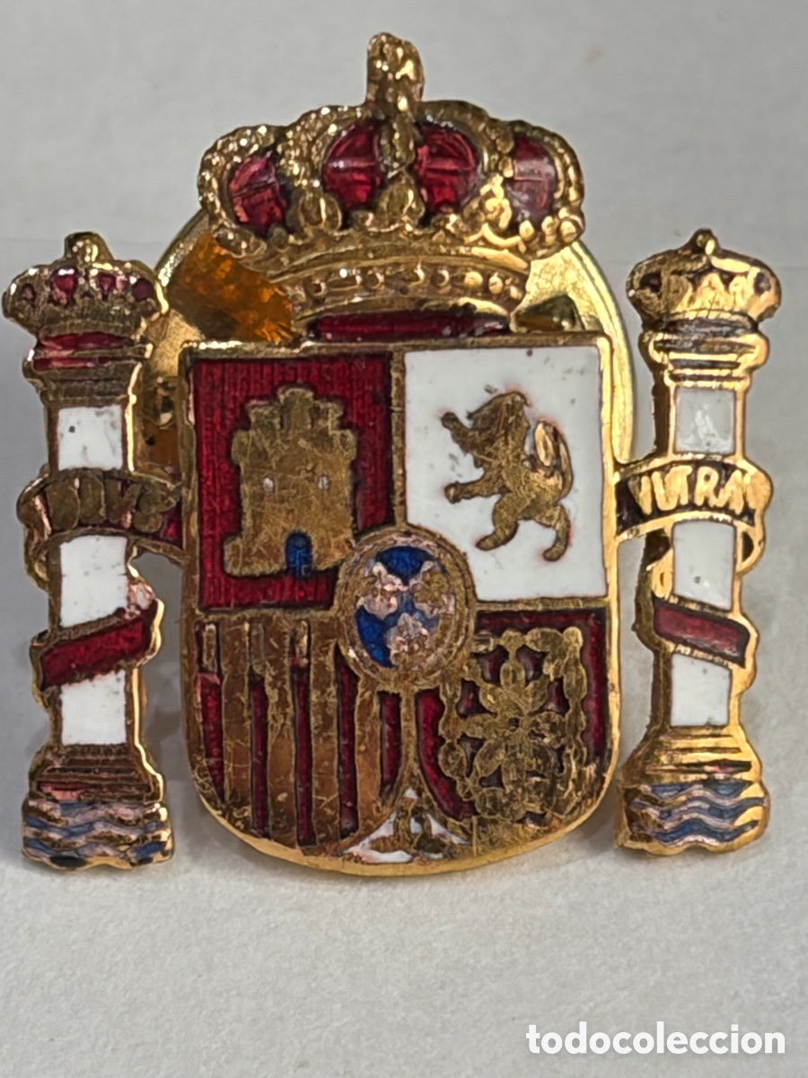 Militaria: Pin Escudo Constitucional - Esmaltado excelente confecci&oacute;n - mide 1,8 x 1,8 cm