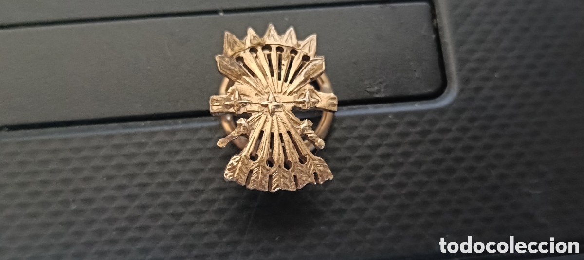 Militaria: Insignia de solapa de la vieja Guardia de Franco