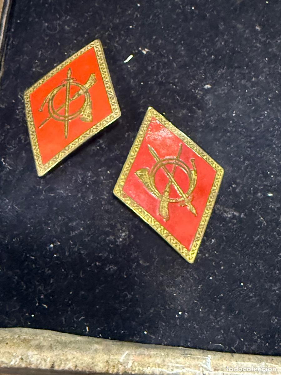 Militaria: Lote de 2 rombos por clasificar