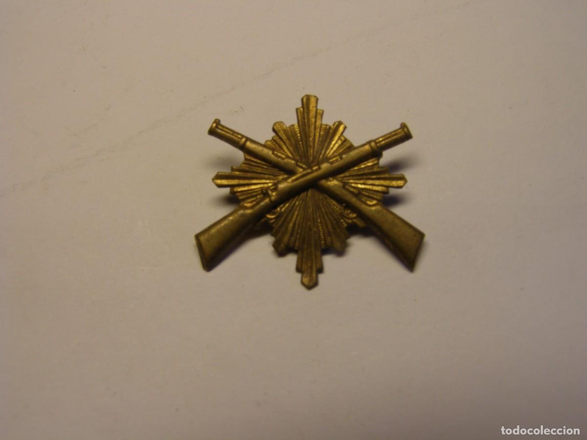 Militaria: Insignia de carabineros, de solapa o gorro, Guerra Civil Espa&ntilde;ola.