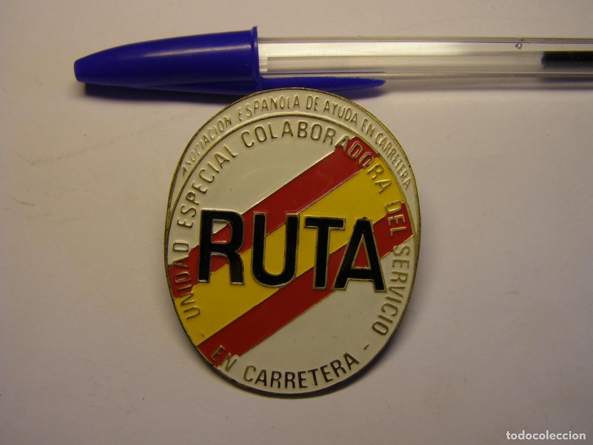 Militaria: Gran insignia de gorra, Asociaci&oacute;n Espa&ntilde;ola de Ayuda en Carretera. RUTA. A&ntilde;os +- 70.
