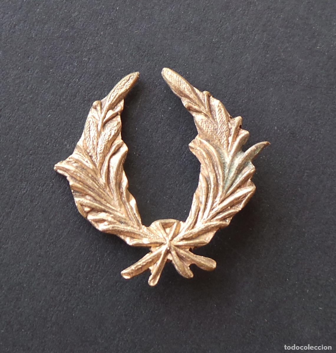 Militaria: INSIGNIAS, DISTINTIVO DE CUELLO DE CUERPO DE VETERINARIA MILITAR.