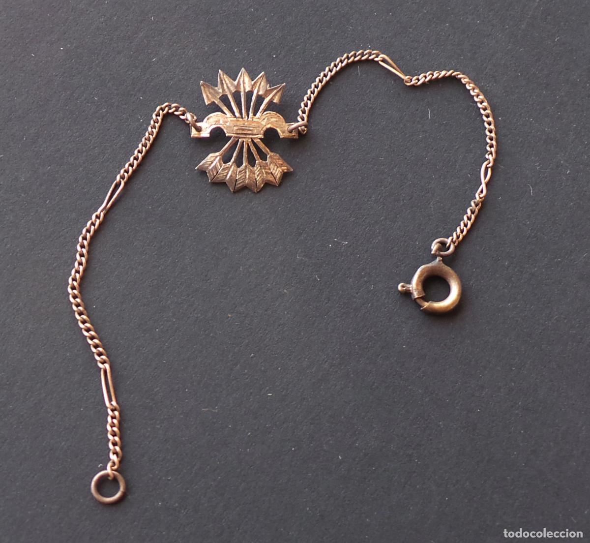 Militaria: PULSERA DE CADENA DE JOYER&Iacute;A PATRI&Oacute;TICA O POL&Iacute;TICA, MOTIVO CENTRAL YUGO Y LAS FLECHAS. FALANGE.