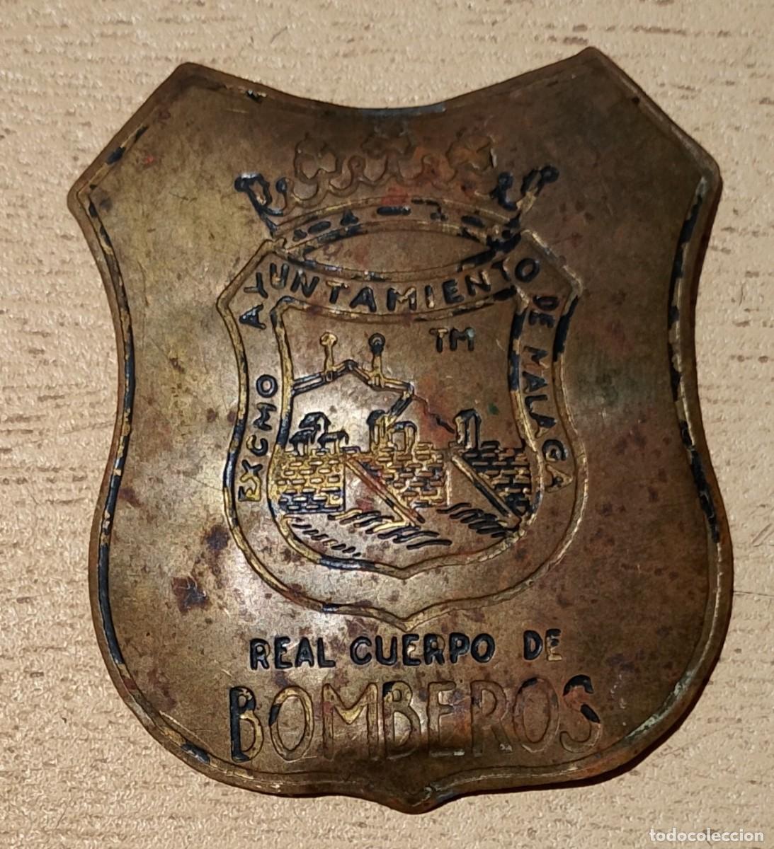 Militaria: Antigua Insignia Placa Real Cuerpo de Bomberos Excmo Ayuntamiento de M&aacute;laga