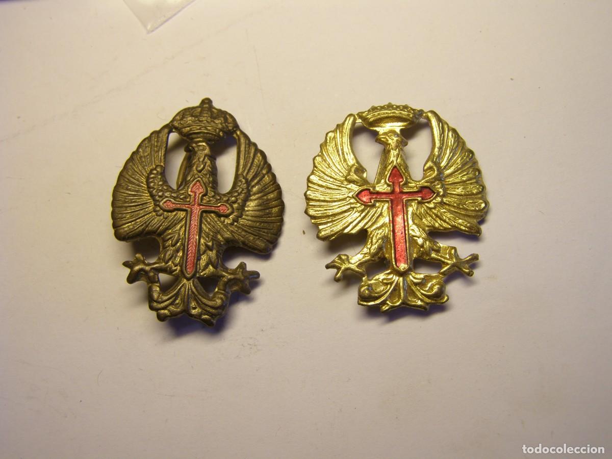 Militaria: Par de insignias de gorra, Ej&eacute;rcito espa&ntilde;ol, una de los a&ntilde;os 75-80, y otra franquista anterior.