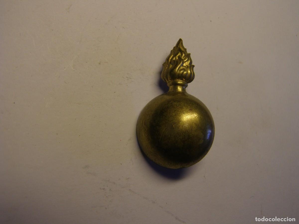Militaria: Insignia de artiller&iacute;a, Ej&eacute;rcito Espa&ntilde;ol, a&ntilde;os 30. De gorrillo.