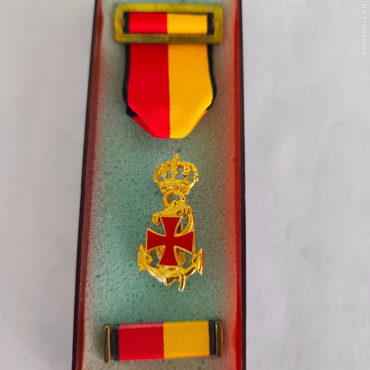 Militaria: MEDALLA DISTINTIVO PARA MARINERIA Y TROPA DE LA ARMADA SANIDAD,