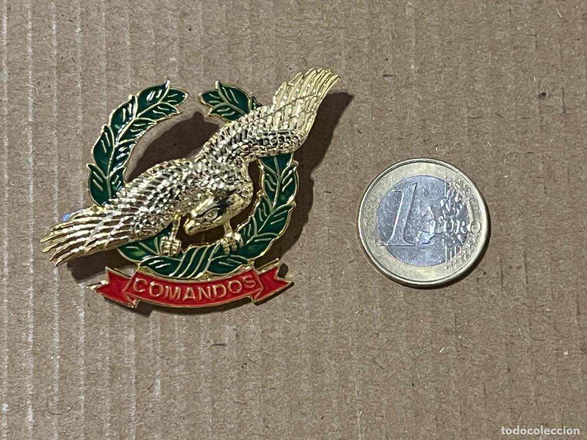 Militaria: Insignia de metal militar EJ&Eacute;RCITO POLIC&Iacute;A COLOMBIA comandos