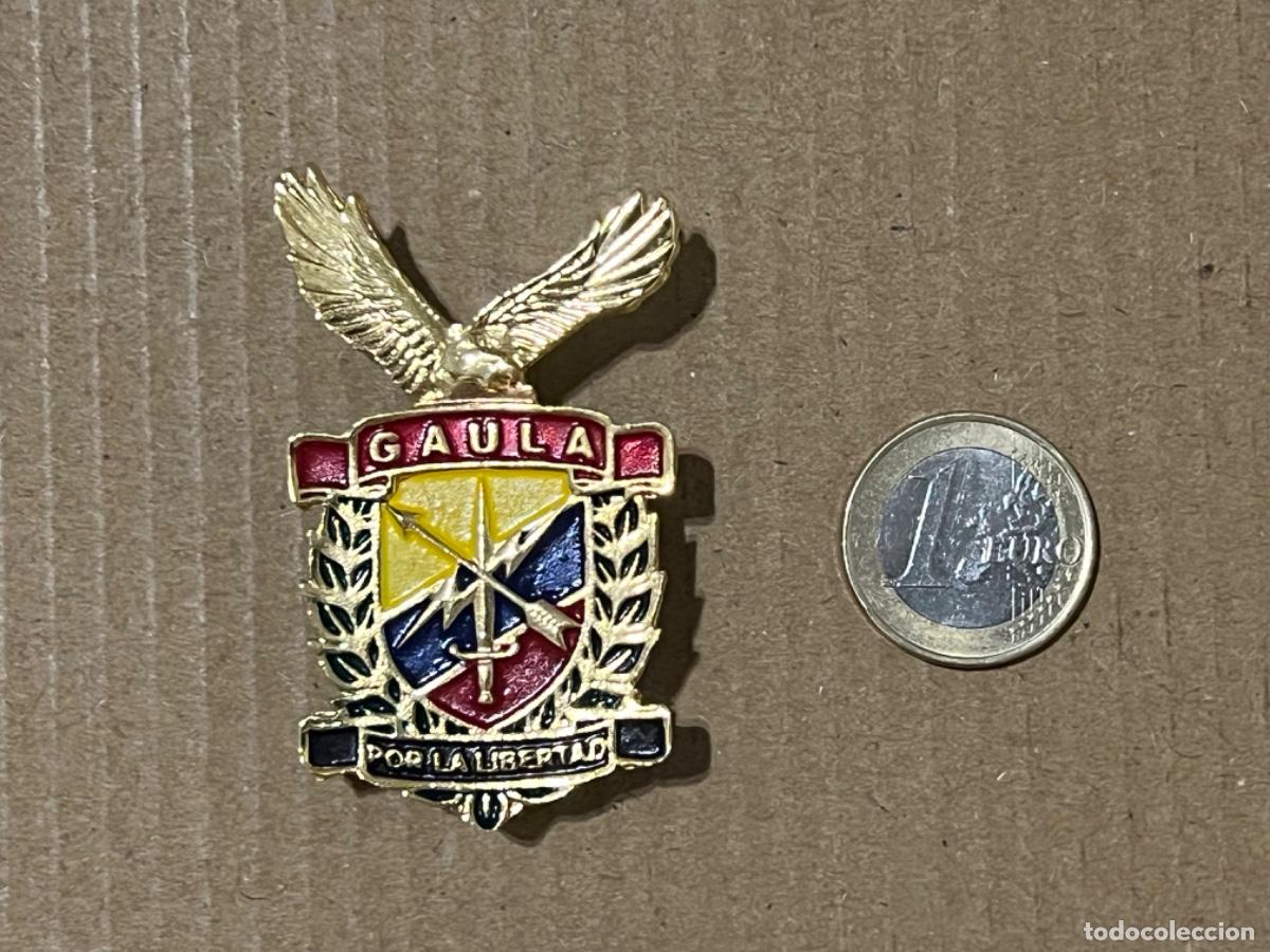 Militaria: Insignia de metal militar EJ&Eacute;RCITO POLIC&Iacute;A COLOMBIA GAULA por la libertad