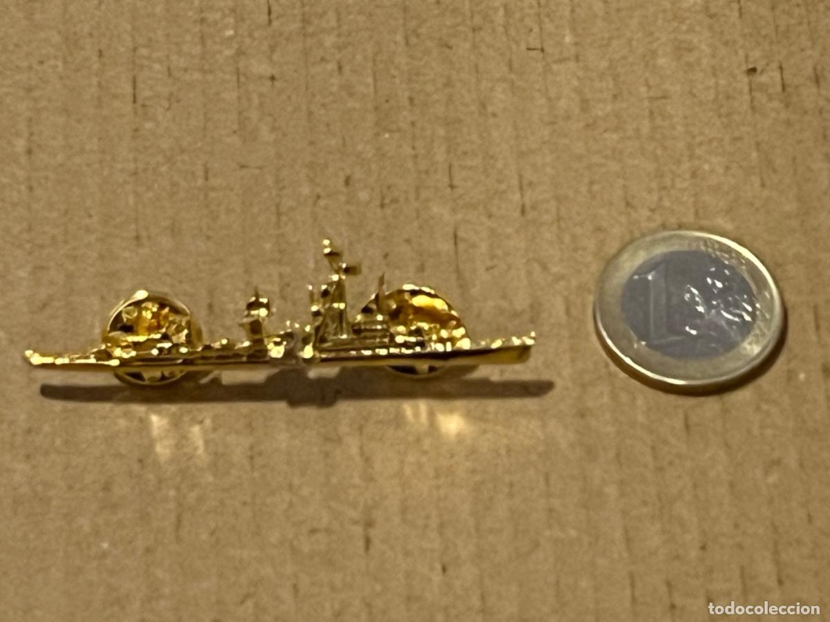 Militaria: Insignia de metal militar EJ&Eacute;RCITO COLOMBIA ingeniero naval ARMADA NACIONAL