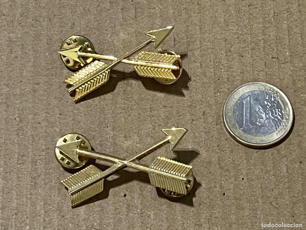 Militaria: 2 Insignias de metal militar EJ&Eacute;RCITO NACIONAL COLOMBIA