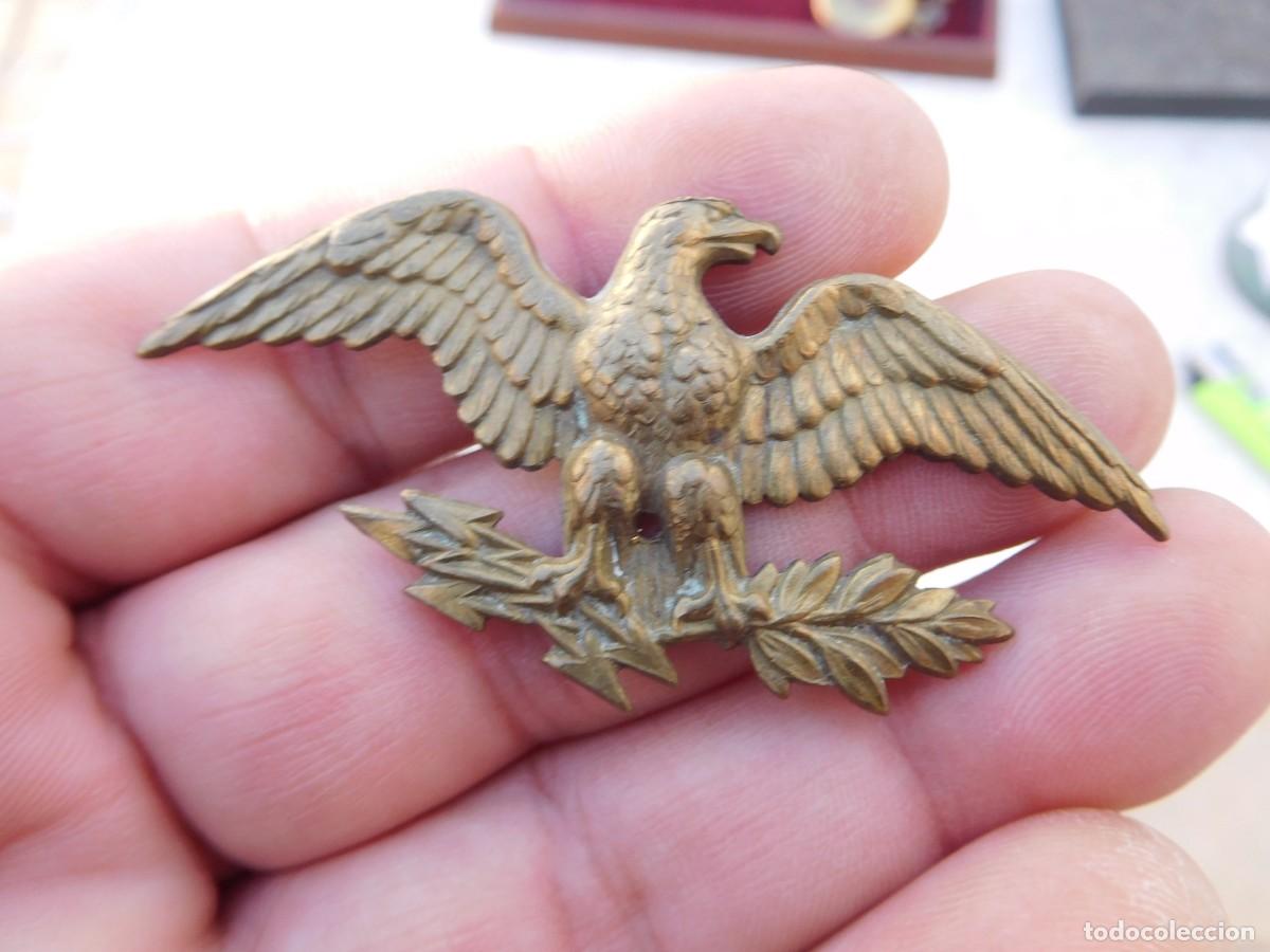 Militaria: Aguila antigua de bronce posiblemente militar