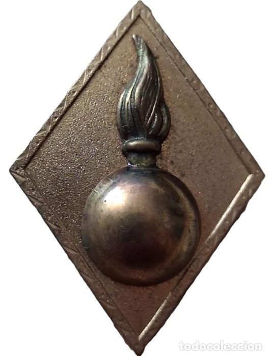 Militaria: ROMBO GENERAL DE BRIGADA ARTILLERIA FONDO POREADO