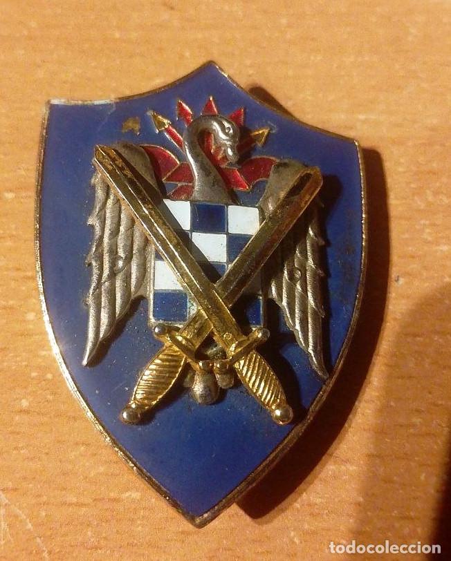 Militaria: insignia de pecho milicia universitaria franquismo falange