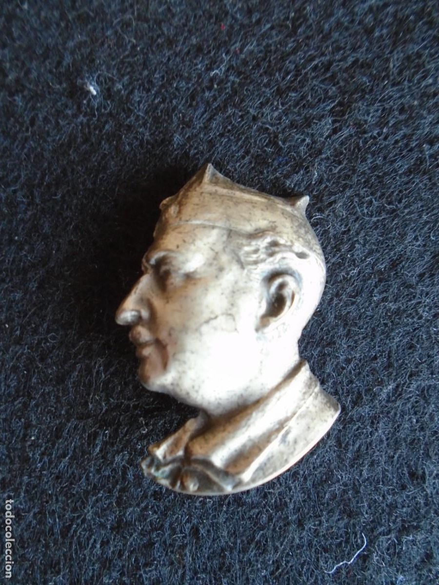 Militaria: (P-322)INSIGNIA DE AGUJA Imagen de FRANCO, primera &eacute;poca - Fabricado por LORIOLI FRATELLI, Milano