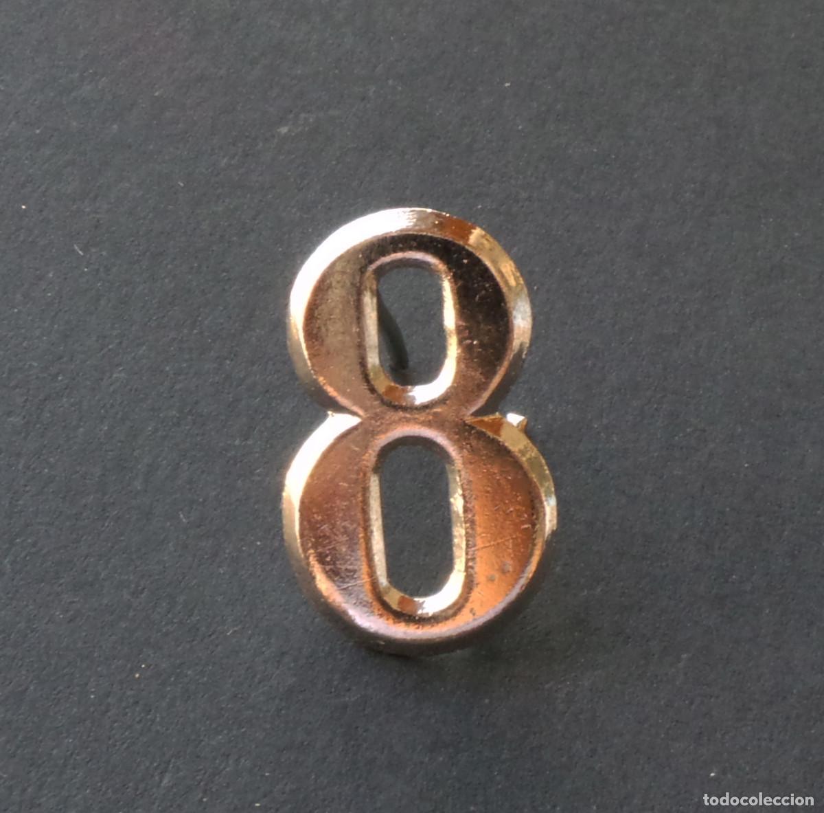 Militaria: DISTINTIVO NUMERAL N&ordm;8 - 2 CM DE ALTO