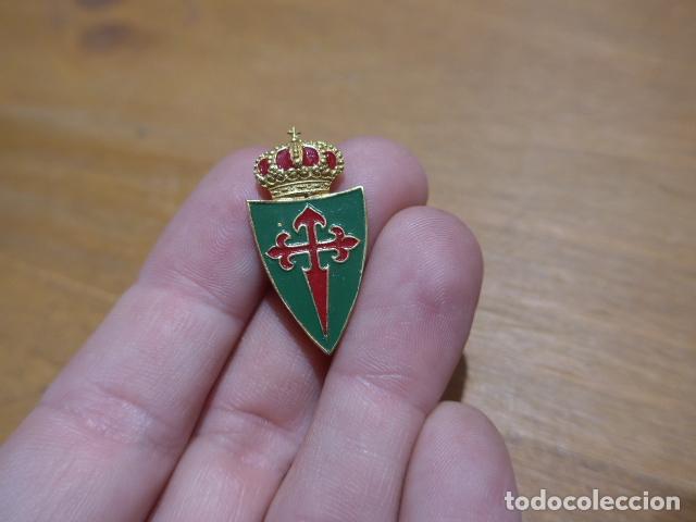Militaria: Antigua insignia o emblema original de Renovacion Espa&ntilde;ola, guerra civil.