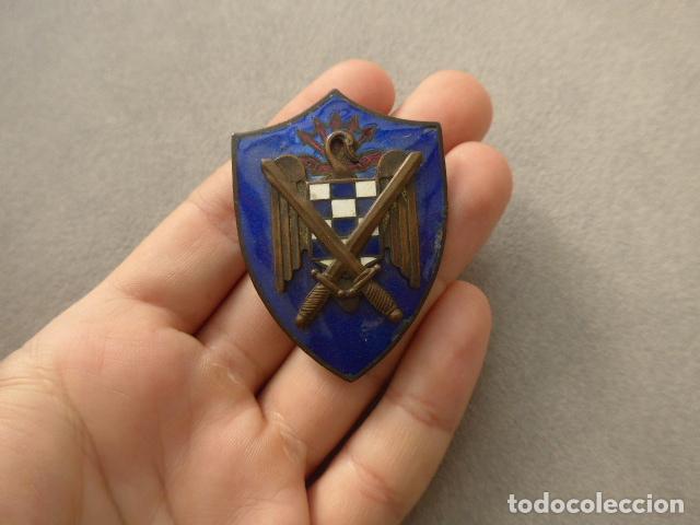 Militaria: Antigua insignia o emblema de las Milicias Universitarias, SEU, Falange.