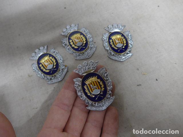 Militaria: Lote de 4 antiguas placas insignias de policia originales de Santa Coloma de Gramenet, cartela.