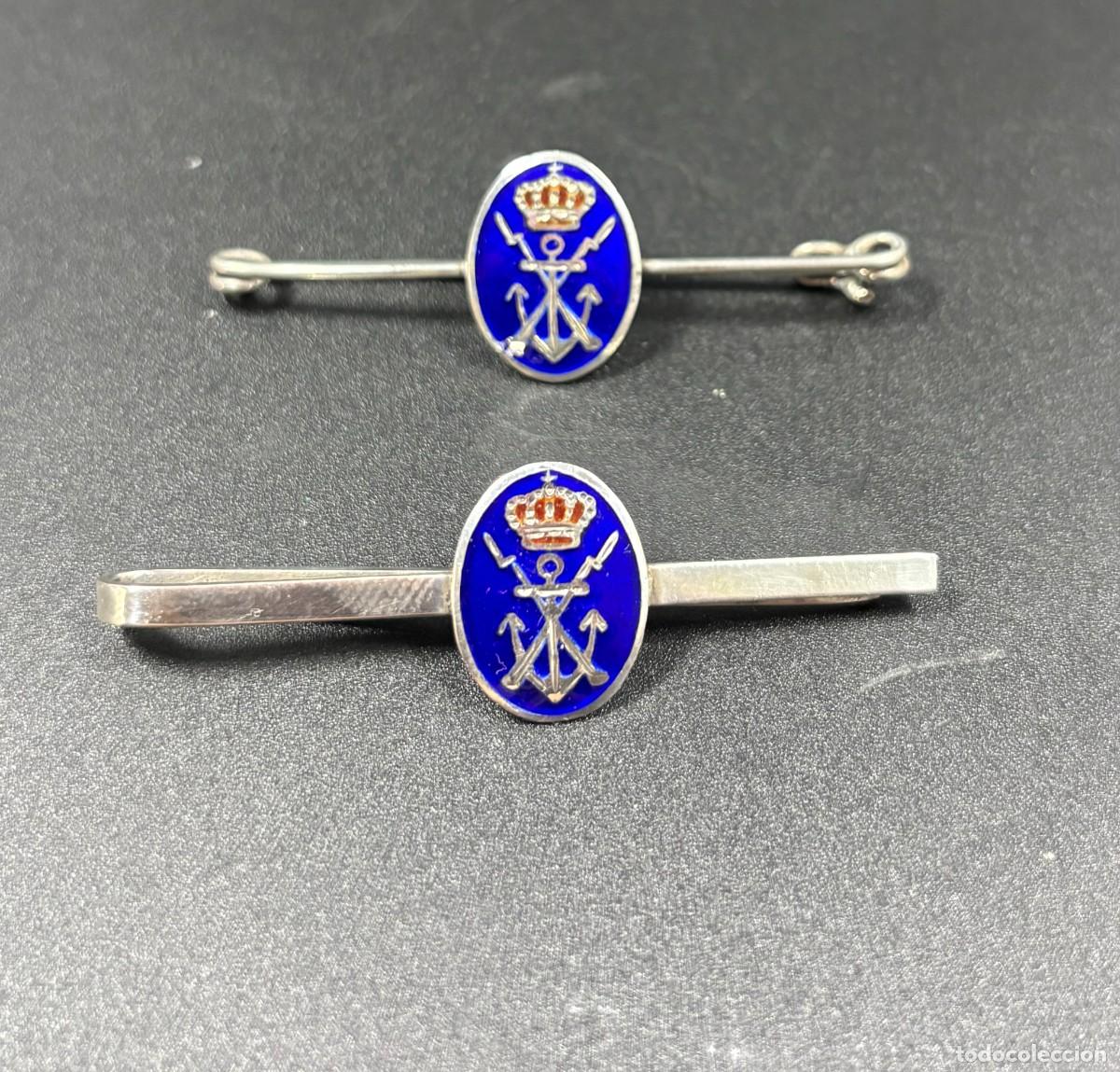 Militaria: Pisacorbatas y broche de solapa de chaqueta de infanter&iacute;a de Marina Espa&ntilde;ola, &eacute;poca de Franco