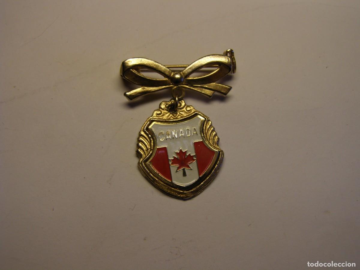 Militaria: Vieja insignia de Canad&aacute;. - Foto 1