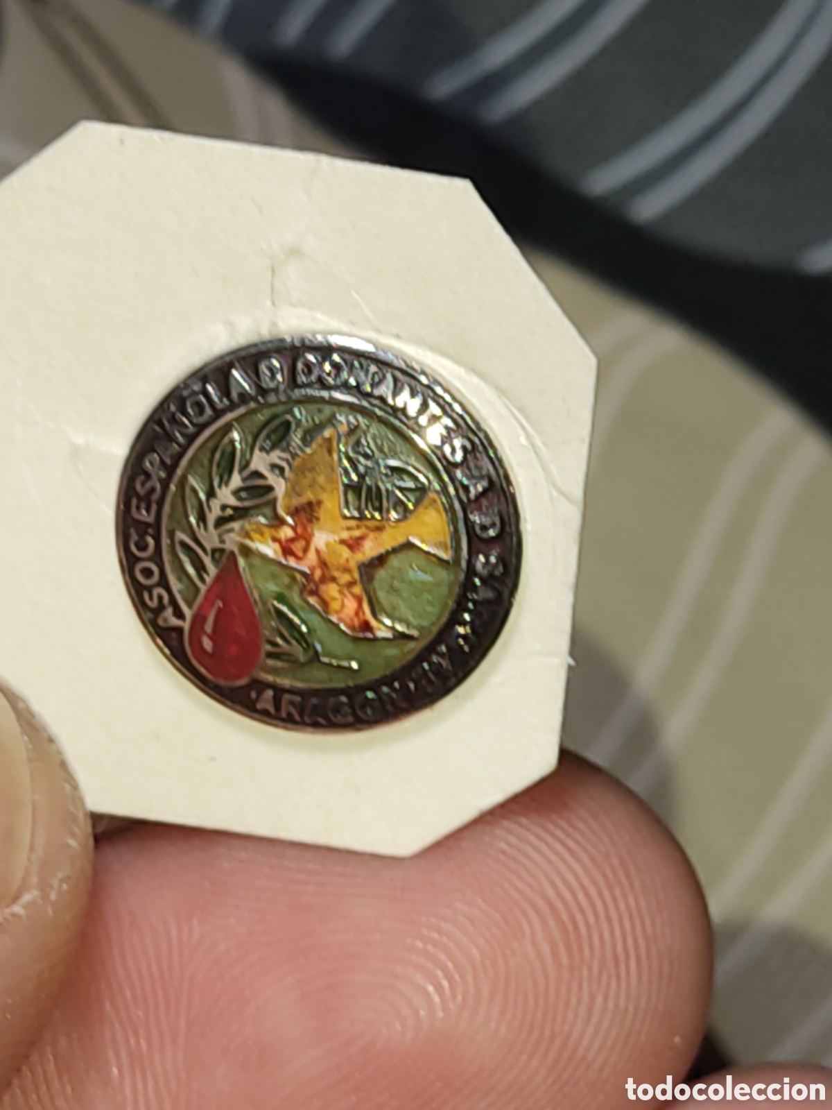 Militaria: Insignia antigua o pin de ojal Banco Espa&ntilde;ol de donantes de sangre Arag&oacute;n.