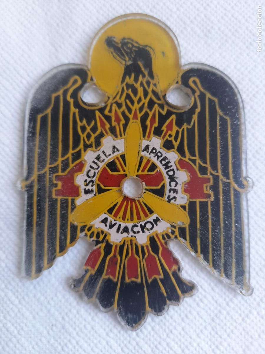 Militaria: Aviaci&oacute;n Militar espa&ntilde;ola. Emblema de Aprediz 1941.