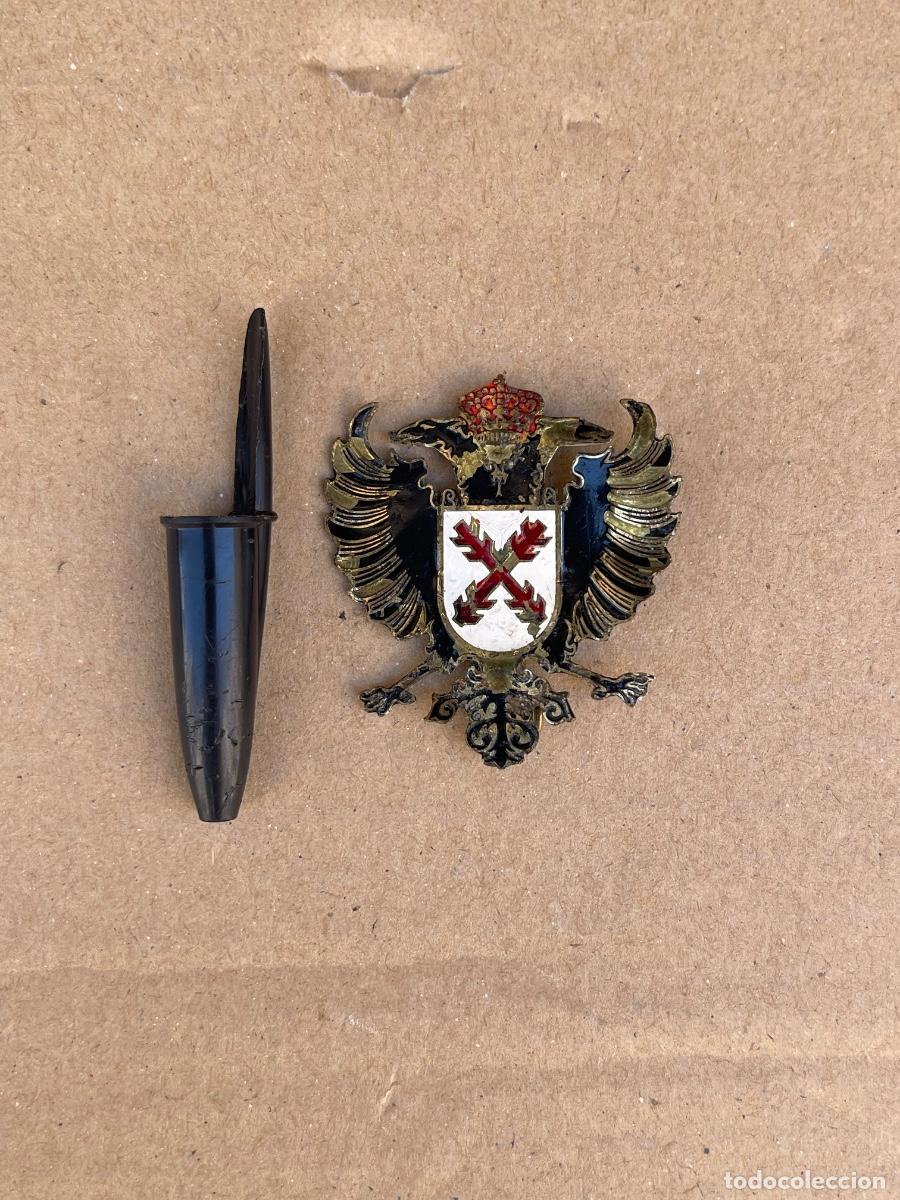 Militaria: EMBLEMA CARLISTA REQUETE TRADICIONALISTA METAL DE ALFILER A&Ntilde;OS 70