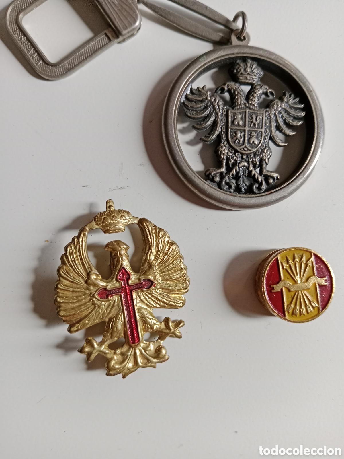 Militaria: Varios, FALANGE ESPA&Ntilde;A, AGUILA BIC&Eacute;FALA , EMBLEMA DE GORRA