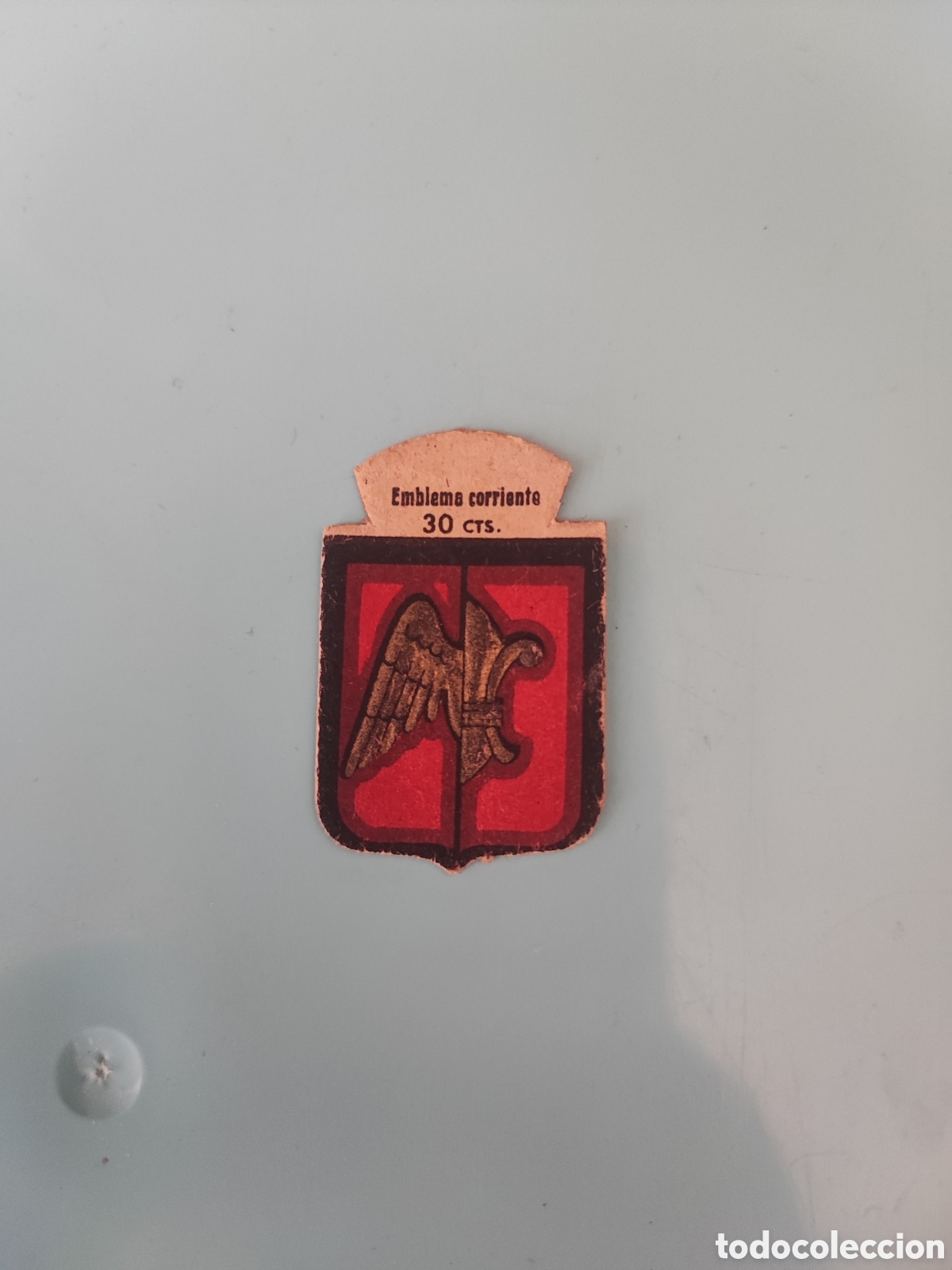 Militaria: Emblema corriente auxilio social serie C n⁰ 37. VALDAURA.