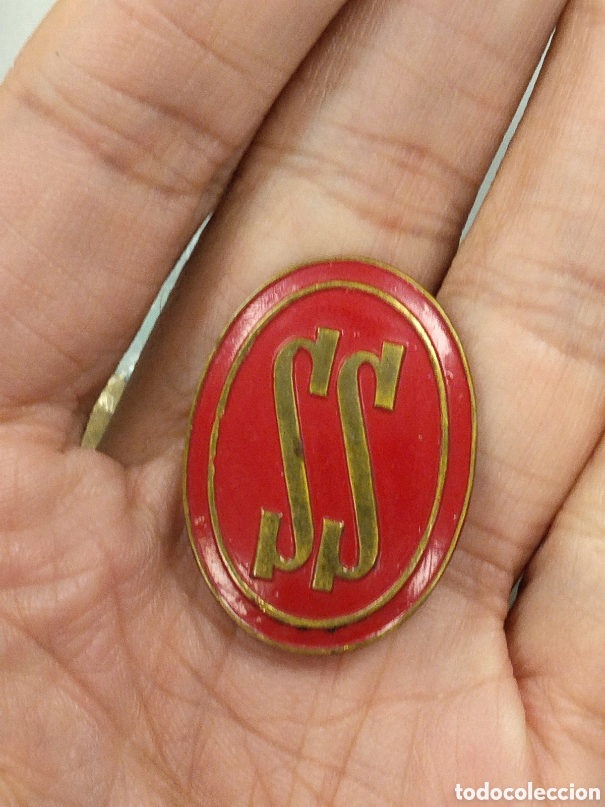 Militaria: Insignia Falange servicio social.seccion femenina.auxilio social.falangista.militar.requete.