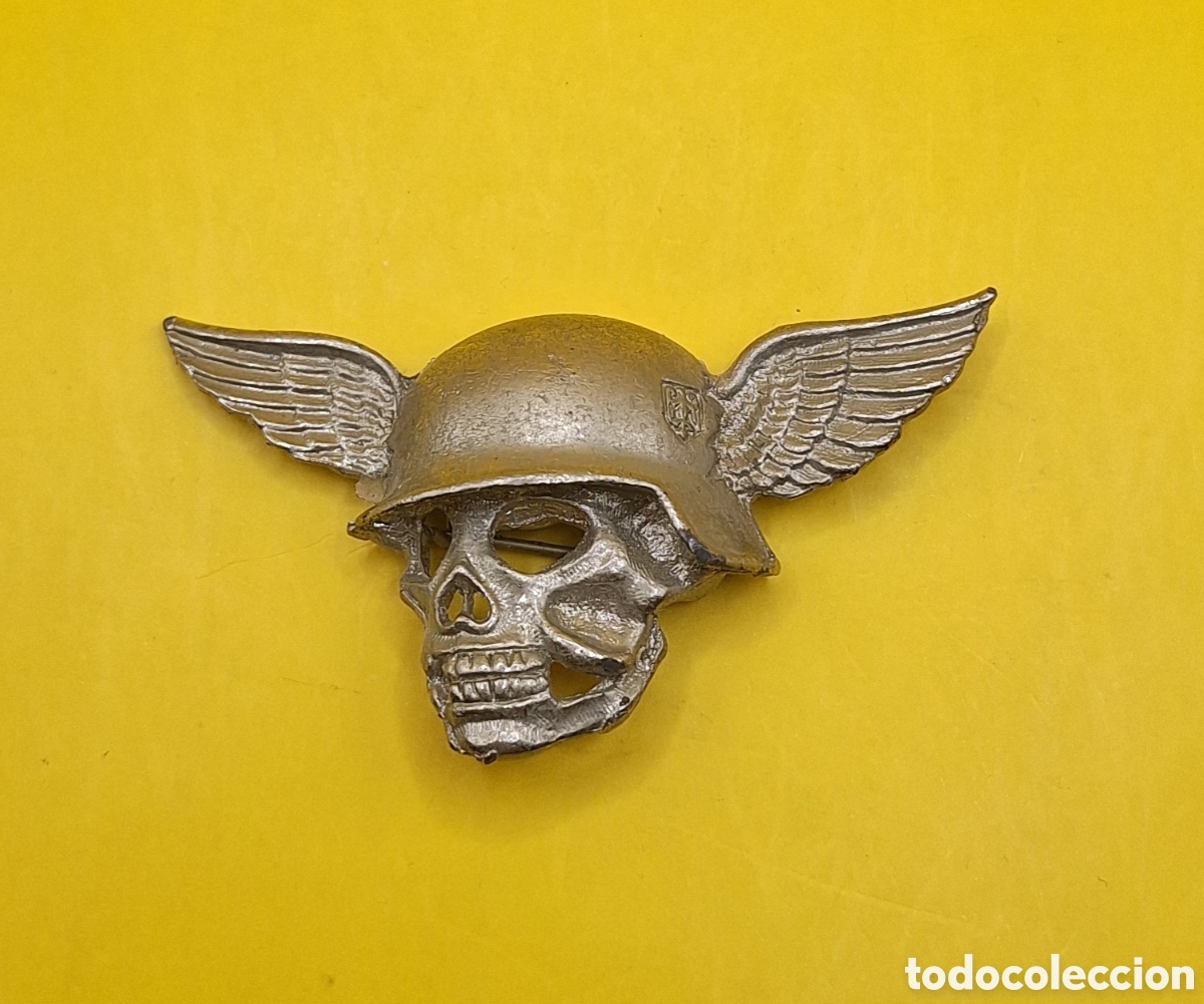 Militaria: Insignia Calavera con Alas