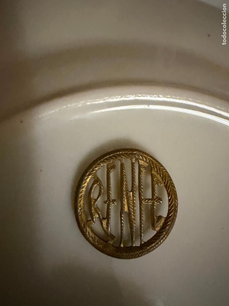 Militaria: Insignia de Renfe gorra