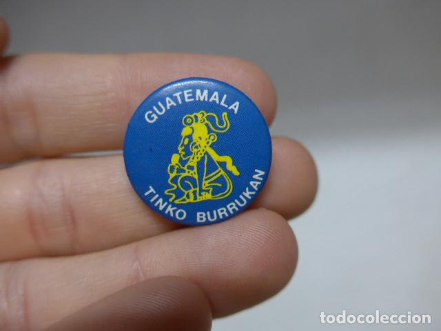Militaria: Antigua chapa o insignia original de euskal herria con Guatemala, independentista vasca