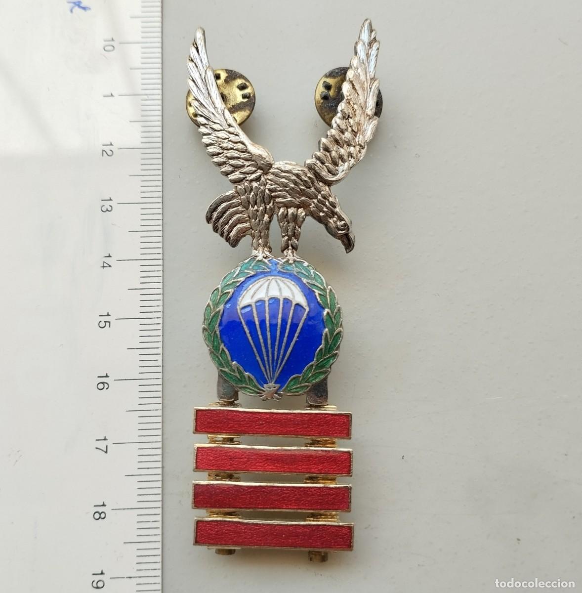 Militaria: Distintivo permanencia Brigada Paracaidista