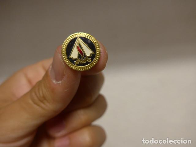 Militaria: Antigua insignia de Jefe de campamentos del Frente de juventudes, falange