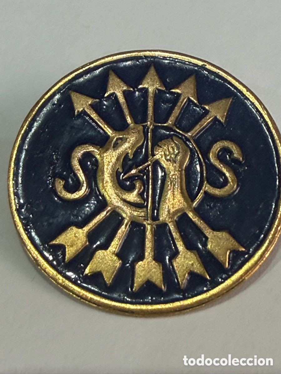 Militaria: Insignia del Servicio Social de la Falange de 2,5 cm di&aacute;metro