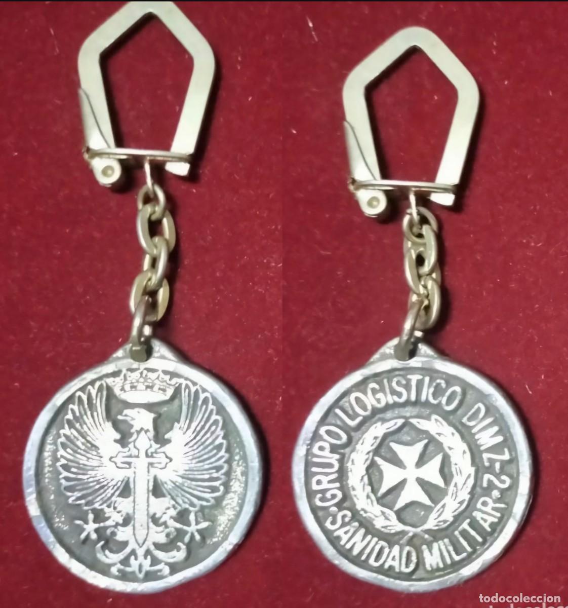 Militaria: Antiguo llavero. SANIDAD MILITAR. GRUPO LOG&Iacute;STICO DIMZ-2