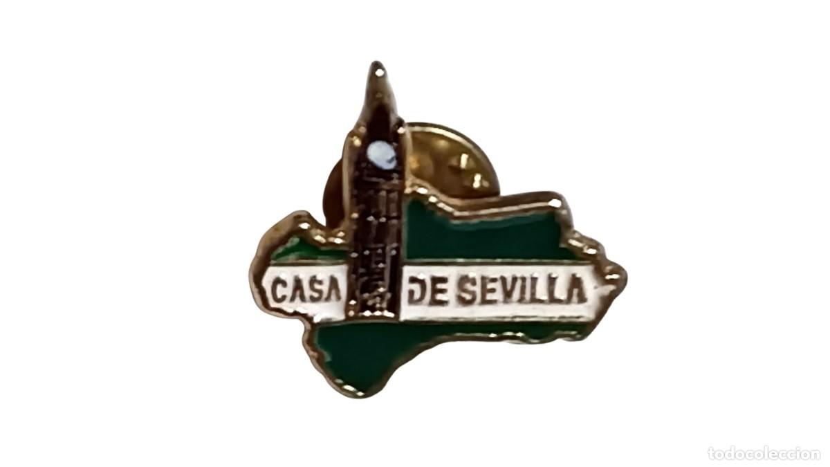 Militaria: PIN RECUERDO TUR&Iacute;STICO - &rdquo;CASA DE SEVILLA&rdquo; - LA GIRALDA - A&Ntilde;OS 80/90 - RETRO