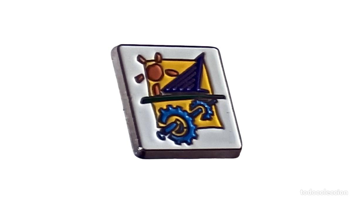 Militaria: PIN COLECCI&Oacute;N &rdquo;LIBR&Oacute;POLIS&rdquo; - JAVIER MARISCAL - C&Iacute;RCULO DE LECTORES - A&Ntilde;OS 90 - RETRO