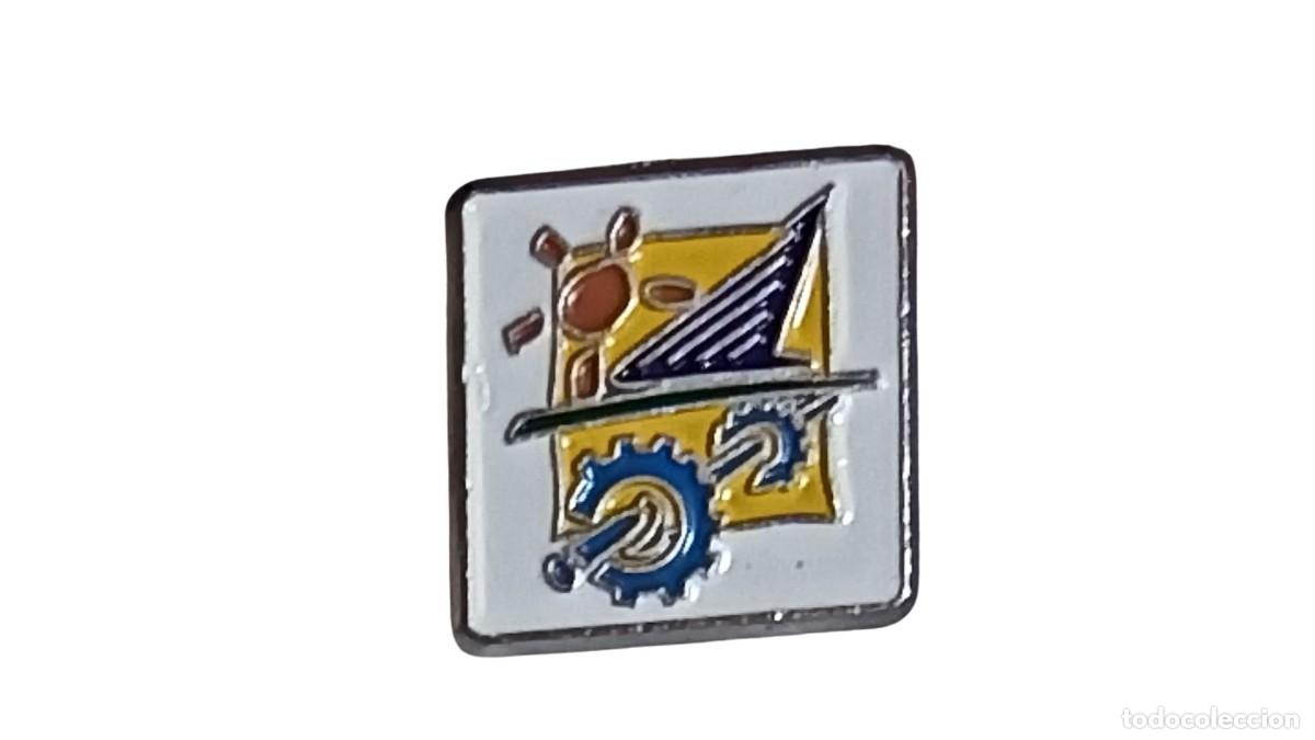 Militaria: PIN COLECCI&Oacute;N &rdquo;LIBR&Oacute;POLIS&rdquo; - JAVIER MARISCAL - C&Iacute;RCULO DE LECTORES - A&Ntilde;OS 90 - RETRO