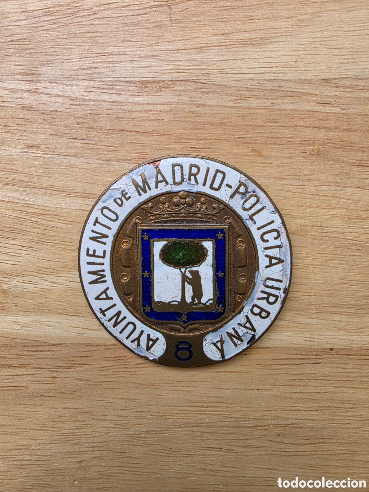 Militaria: Placa antigua Ayuntamiento de Madrid &ndash; Polic&iacute;a Urbana &ndash; N&ordm; 8 &ndash; a&ntilde;o 1956