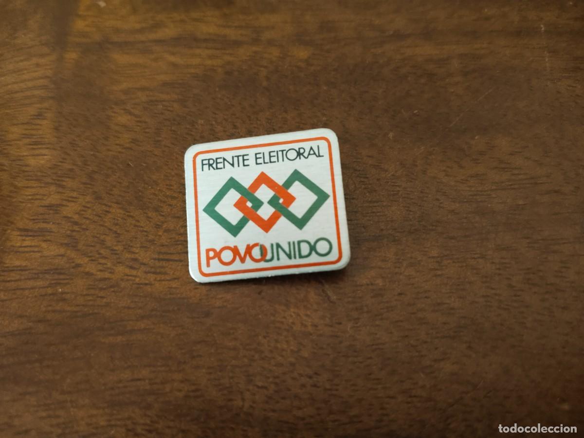 Militaria: Insignia Frente Eleitoral Povo Unido. Portugal.