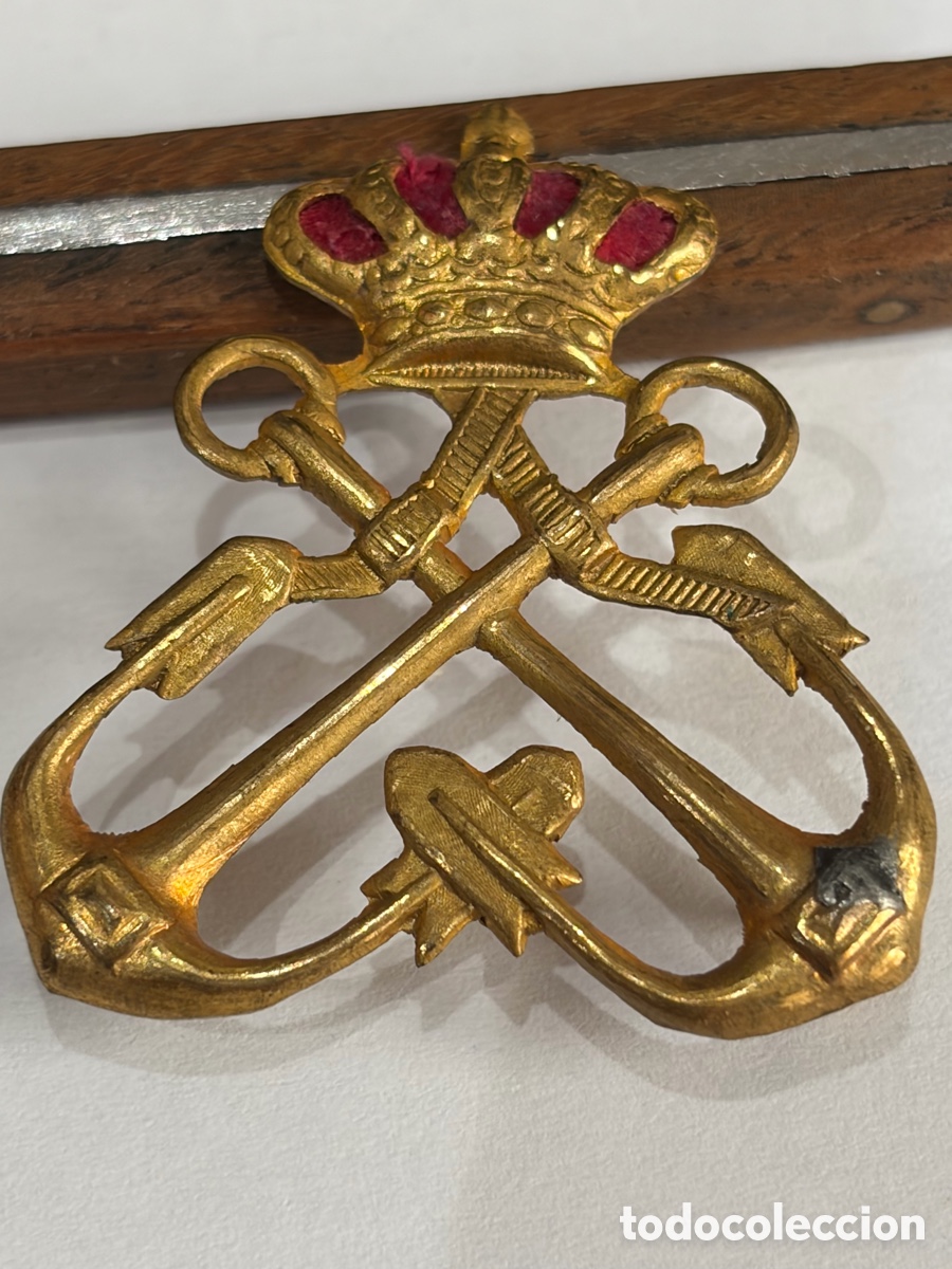 Militaria: Distintivo de la Armada Espa&ntilde;ola - Marina de Guerra - &Eacute;poca de Alfonso XIII - mide 3,5 x 2,8 cm