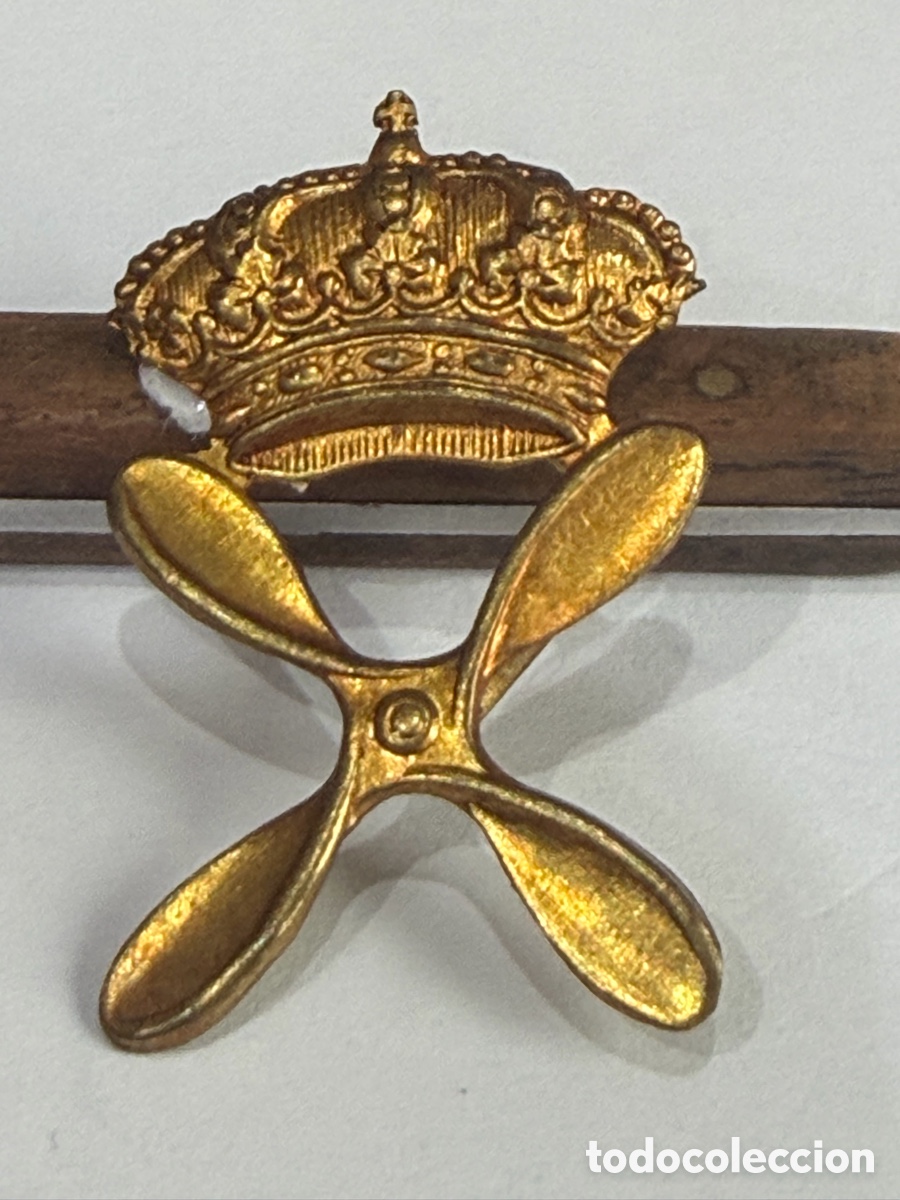 Militaria: Distintivo de la Armada Espa&ntilde;ola - Marina de Guerra - mide 3,8 x 2,5 cm