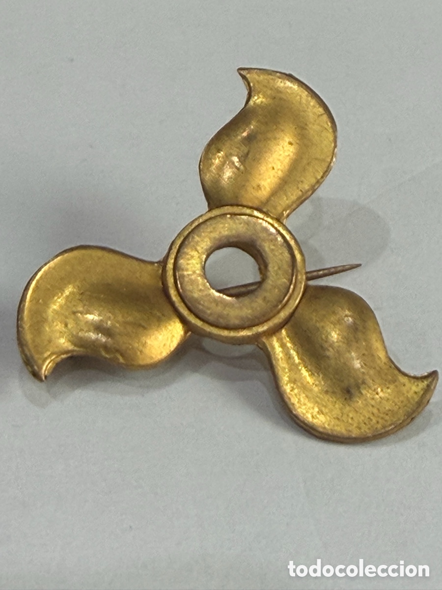 Militaria: Distintivo de la Armada Espa&ntilde;ola - Marina de Guerra - mide 3,2 x 3,2 cm